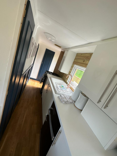 Others 5, Tracey’s Hideaway - with hot tub & amazing views, Flintshire