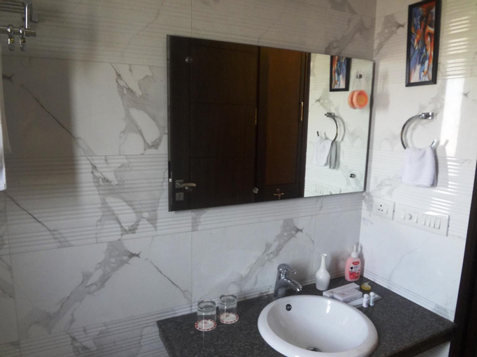 Bathroom 25