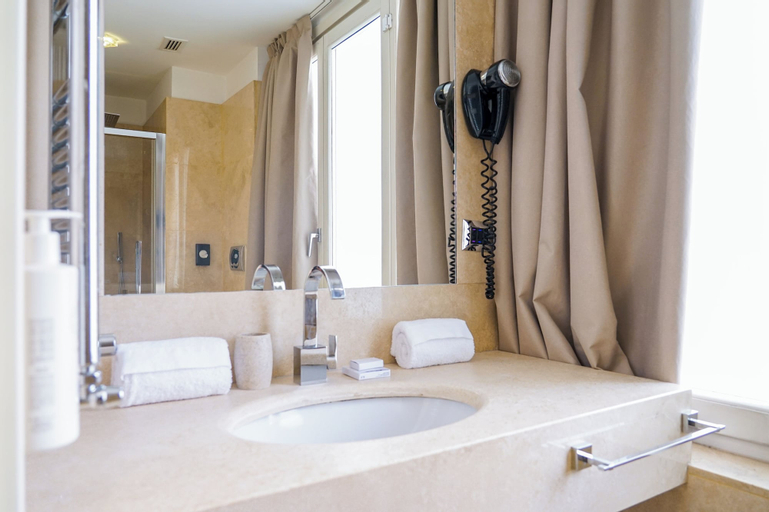 Bathroom 5