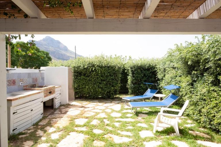 Others 5, Villa Blumarine sul mare, Trapani