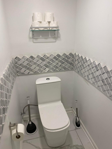Bathroom 2, 9BR-SLEEPS 19. Amazing Deal!!, Orleans