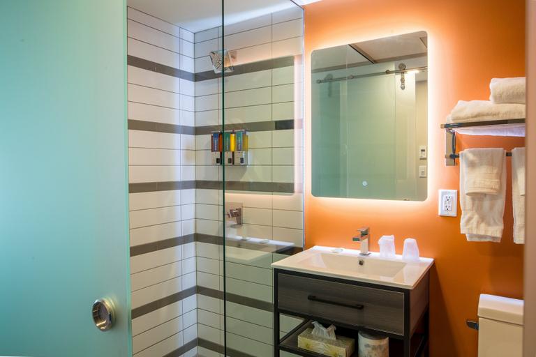 Bathroom 3, The Arts Hotel, Queens