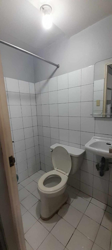 Bathroom 3, SLOUCH HAT HOTEL AND RESTAURANT, Manila City