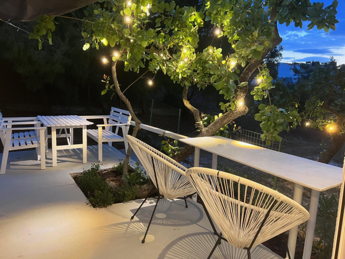 Others 5, Cozy Studio the original, Central Greece
