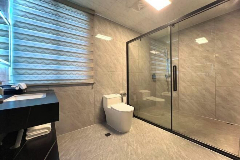 Bathroom 3, Xinghe Business Hotel, Shanwei