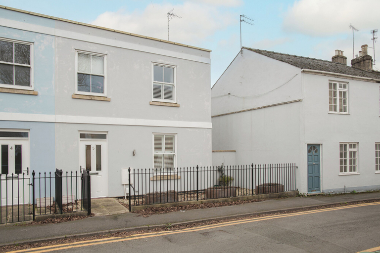 Exterior & Views 2, Stunning 2 BD with Patio & Free Parking, Gloucestershire
