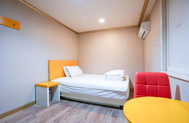 Bedroom 2, Busan Daeyeondong K, Nam