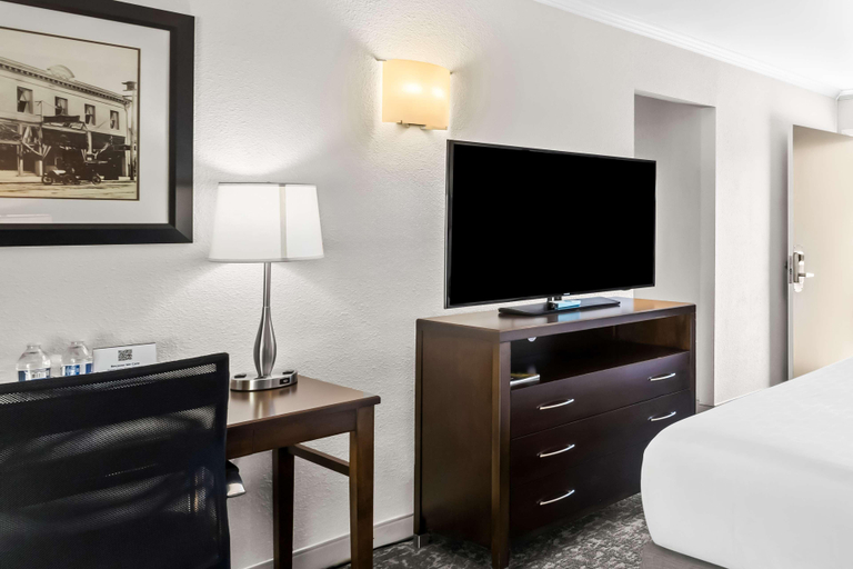 Bedroom 16