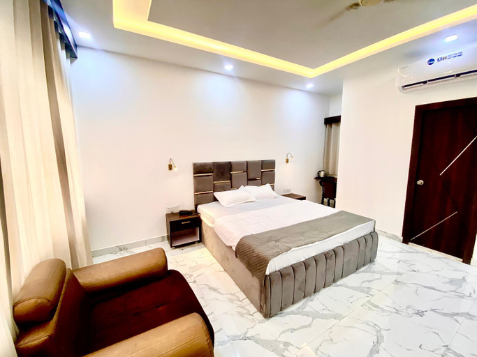 Others 2, Hotel Anupama, Bareilly