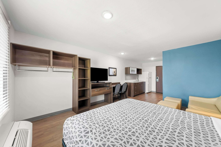 Bedroom 3, WoodSpring Suites Hudson Port Richey, Pasco
