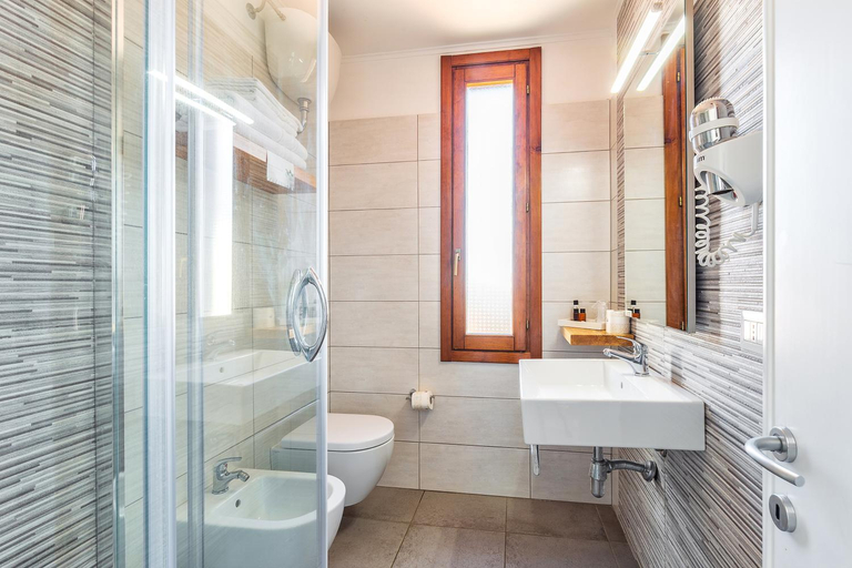 Bathroom, Hotel Agugliastra, Ogliastra