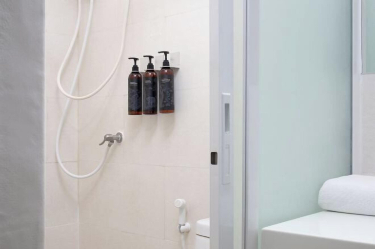 Bathroom 8