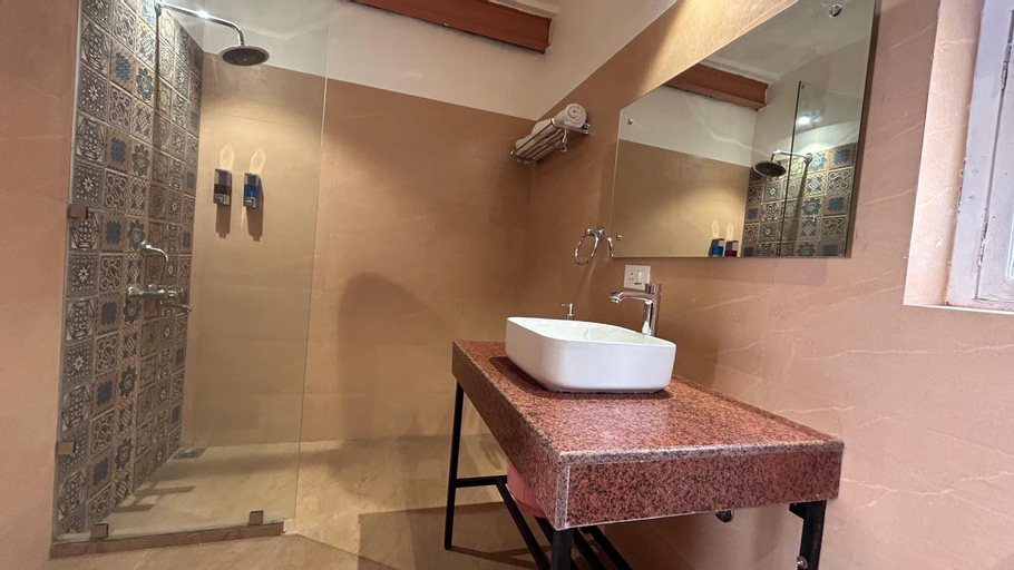 Bathroom 8