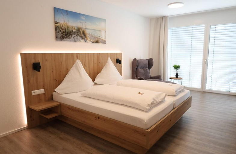 Bedroom 3, MEIN MOTEL - Self Check-in -, Rottweil