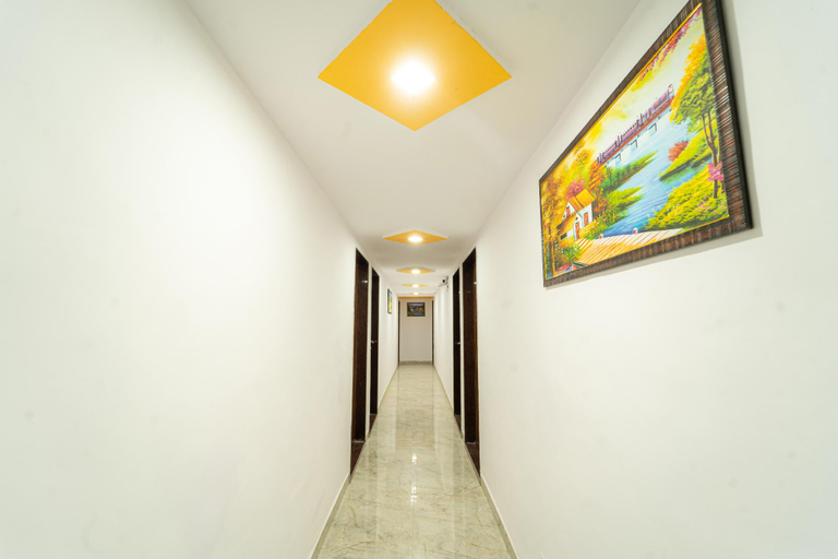 Public Area 3, Itsy Hotels Anand Executive, Near Amanora, Pune