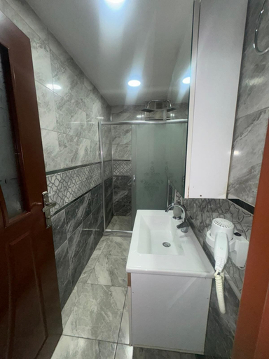 Bathroom 5, Raimond Hotel, Fatih