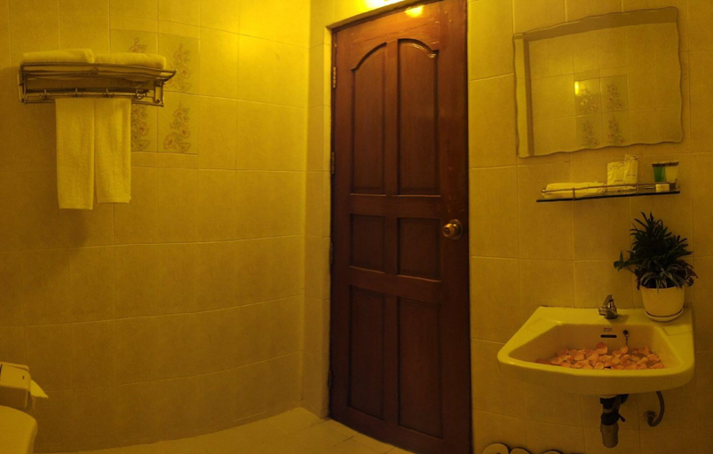 Bathroom, Hotel Great Garden, Yangon