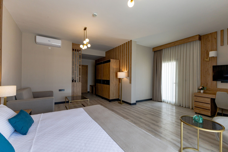 Bedroom 2, Paradisos Hotel