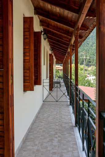 Others 3, Hotel Elatofilito, Epirus