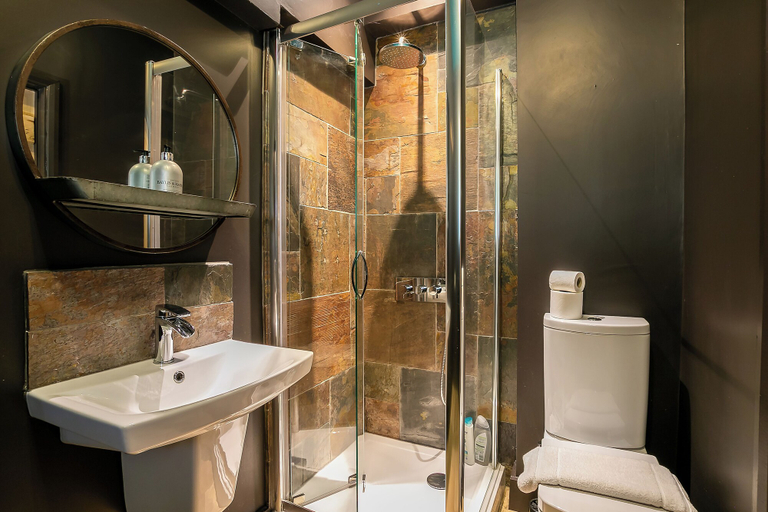 Bathroom 3, Lodge Farm - Stunning 3 BD with Garden, Oxfordshire