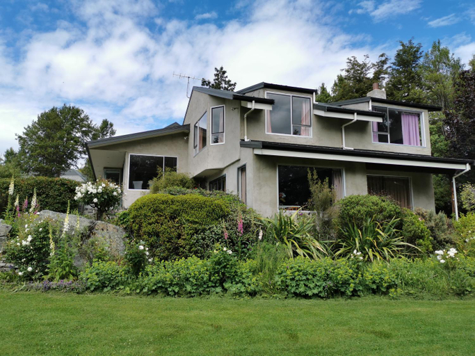 Others 4, Star Dream Manor, Mackenzie