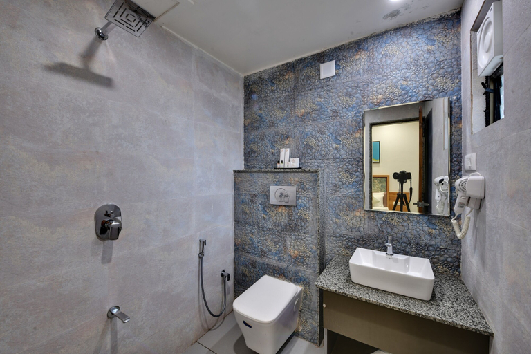 Bathroom 4, Hotel Radhika, Devbhumi Dwarka