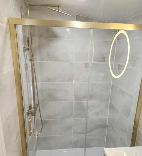 Bathroom 3, Luxury Studio - Ideal for Couples, Newcastle upon Tyne