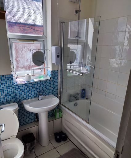 Bathroom 3, St Lucia guest house, Leicester