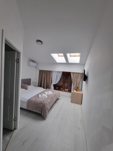 Others 4, Gemasoti House, Drobeta-turnu Severin