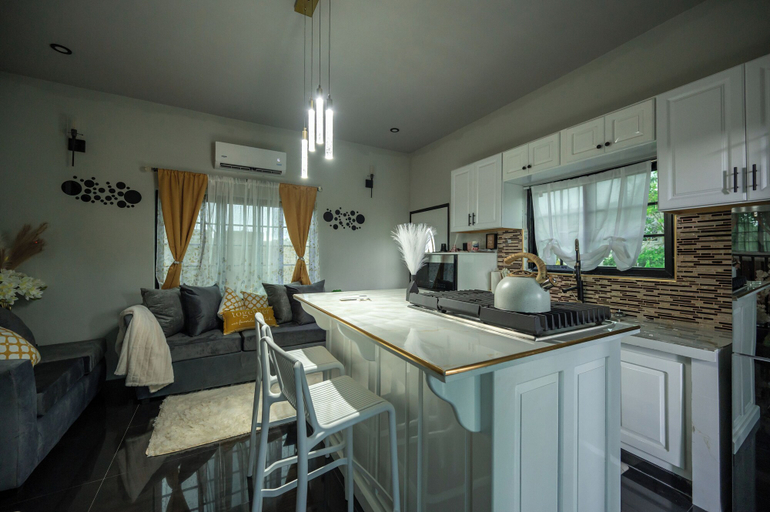 Others 5, One Love Guesthouse