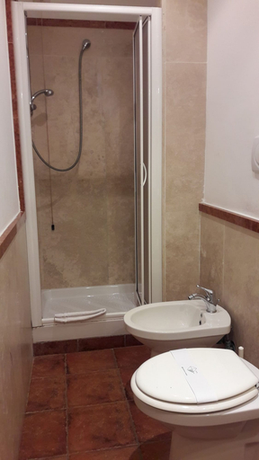 Bathroom 3, Hotel Quadrifoglio by Mancini, Roma