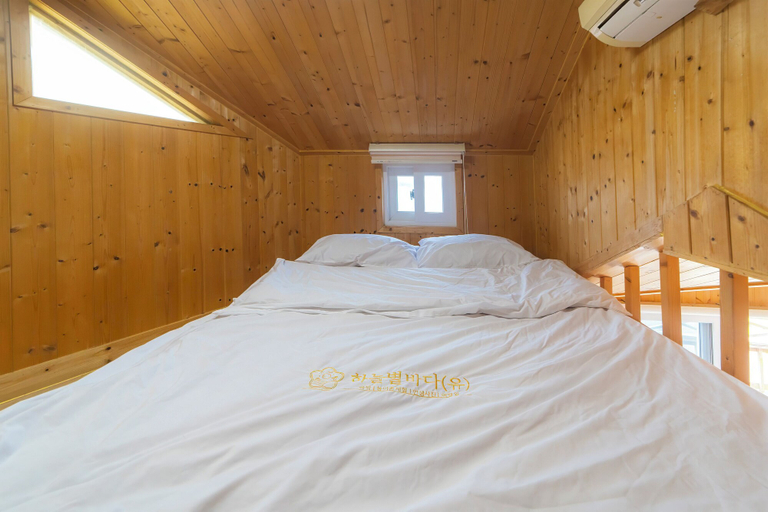Bedroom 5, SkyStarSea Pension, Muan