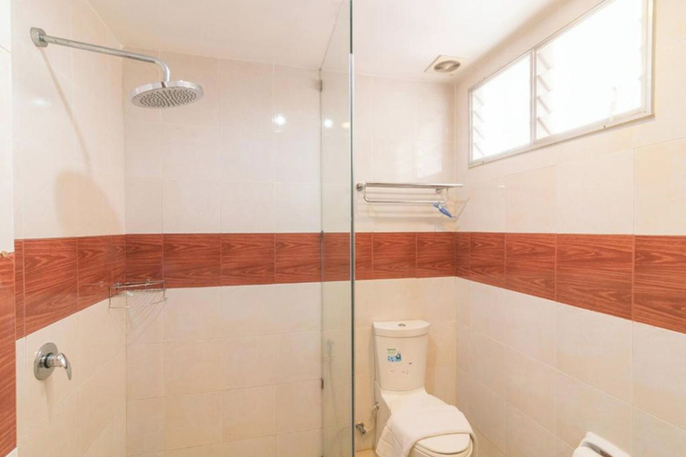 Bathroom 3, Lotus Hotel Patong, Pulau Phuket