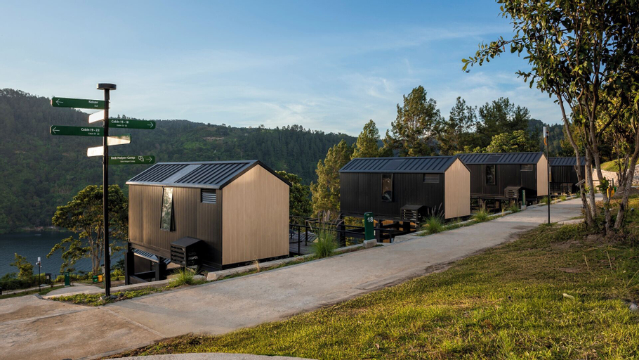 Exterior & Views 26