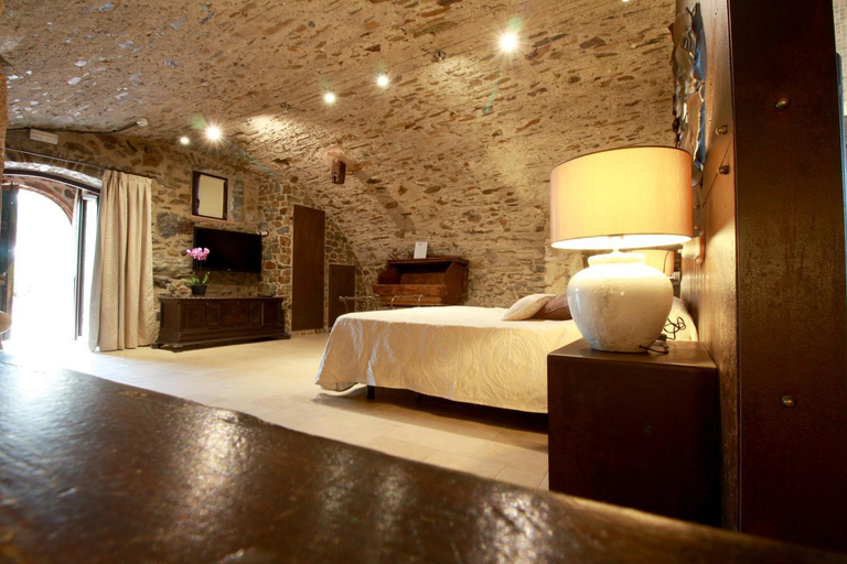Bedroom, Mas Renart, Girona