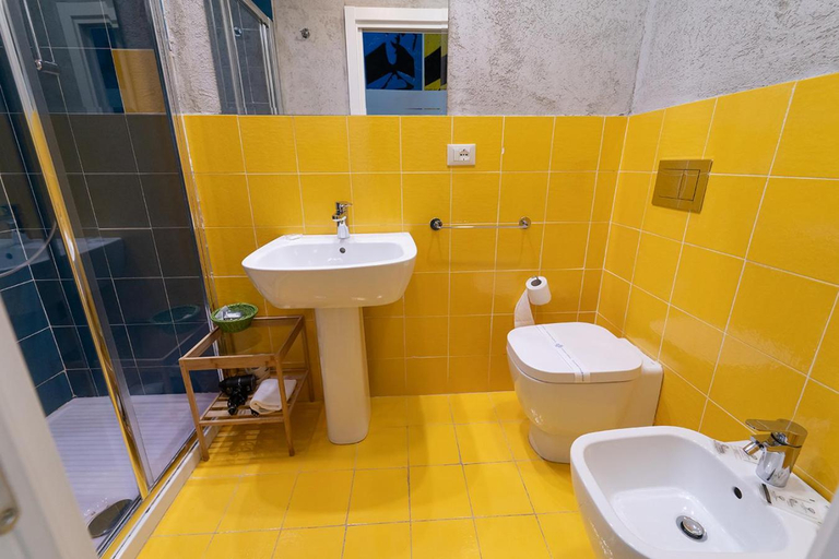 Bathroom 5, P.C. BOUTIQUE H. CASTEL NUOVO by ClaPa Group Dislocated Hospitality, Napoli