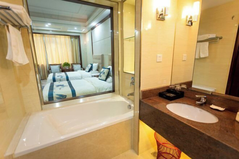 Bathroom 3, Guoyuan Hotel, Taizhou