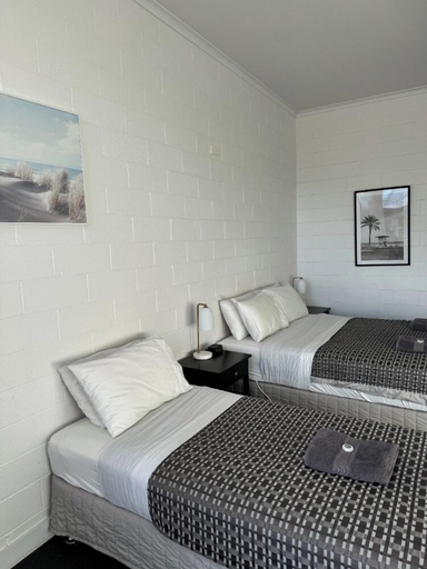 Bedroom 3, San Remo Hotel Motel, Bass Coast Bal