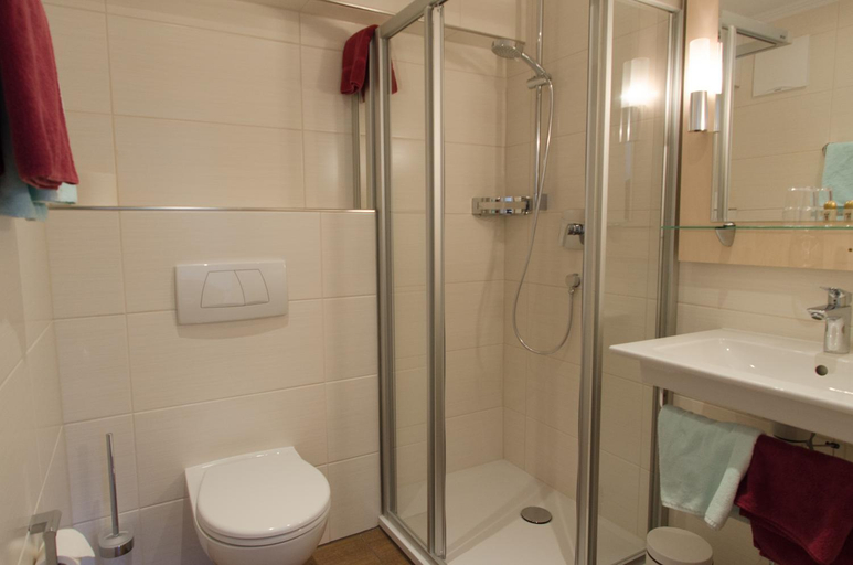 Bathroom 3, Hotel Zita, Innsbruck Land