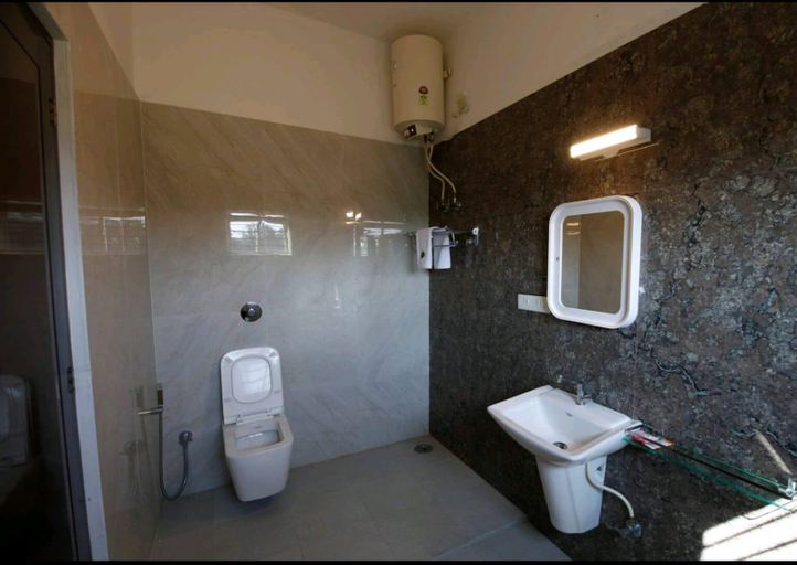 Bathroom 3, Bridge Point Home Stay, Kodagu