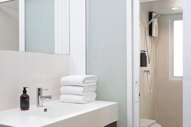Bathroom 7