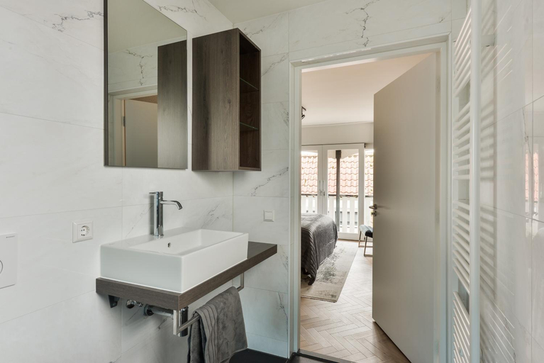 Others 5, Hotel aan de Haven, Edam-Volendam