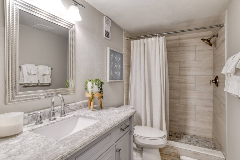 Bathroom 4, Sand Dollar 306, Saint Johns