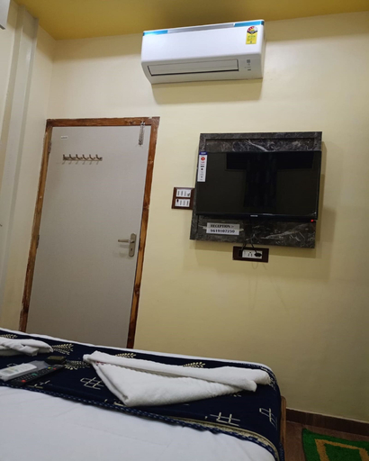 Bedroom 2, Tanvi Guest House Marol, Mumbai Suburban
