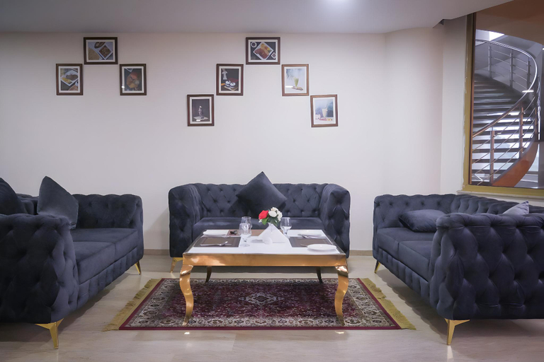 Public Area, Faletti's Express - Shimla Hill, Lahore