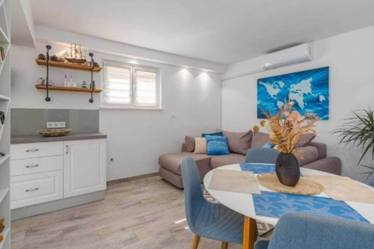 Others 5, Apartment Amor, Pula