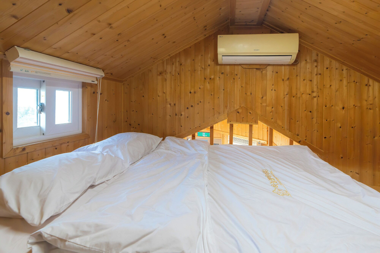 Bedroom 4, SkyStarSea Pension, Muan