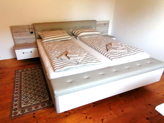 Bedroom 2, Ferienhaus Josefine, Rosenheim