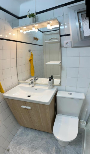 Bathroom 3, Alojamiento Calma, Barcelona