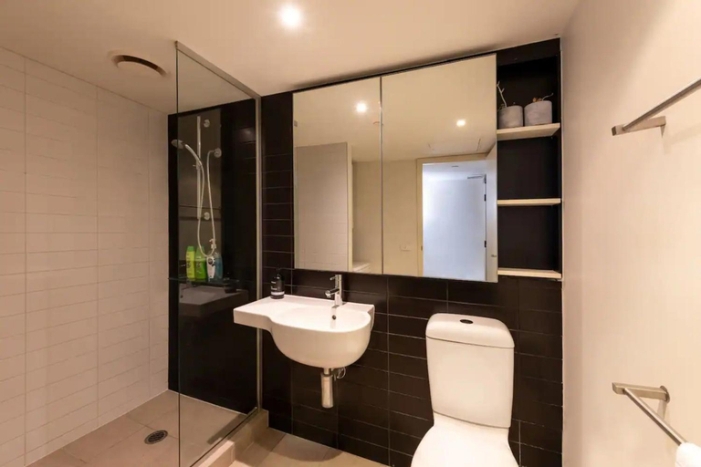 Bedroom 3, Well Located 1bed Unit in Near Albert Park w/ Gym!, Port Phillip - West